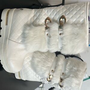 New never worn been in closet. Women’s winter boots size 8
